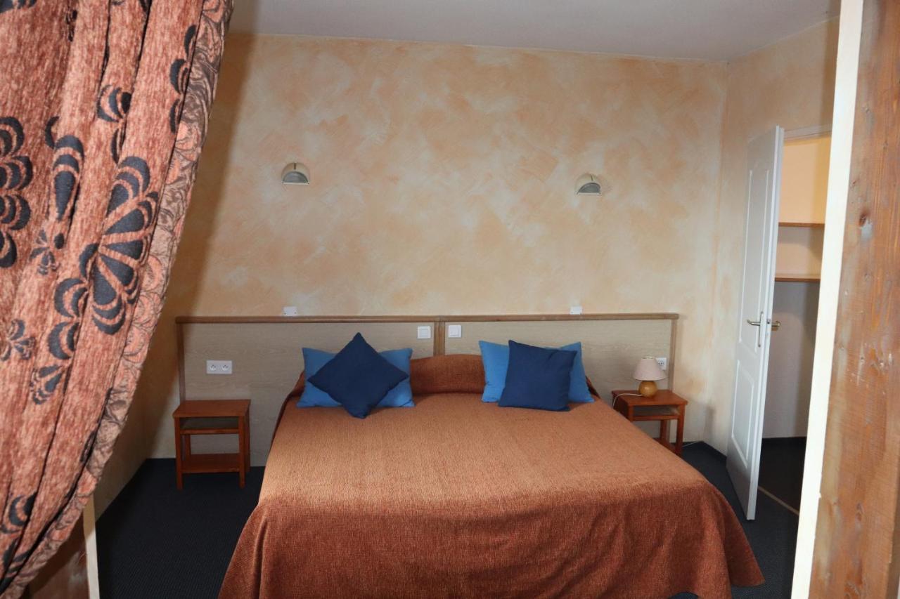 Hotel Saint Jean Montclar  Exterior foto